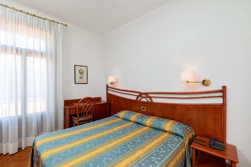 Double room (twin beds)