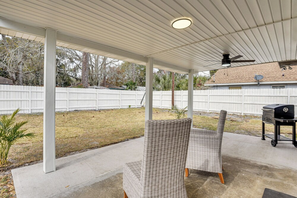 5 Mi to Beach & Main St Pier: Quiet Family Getaway
