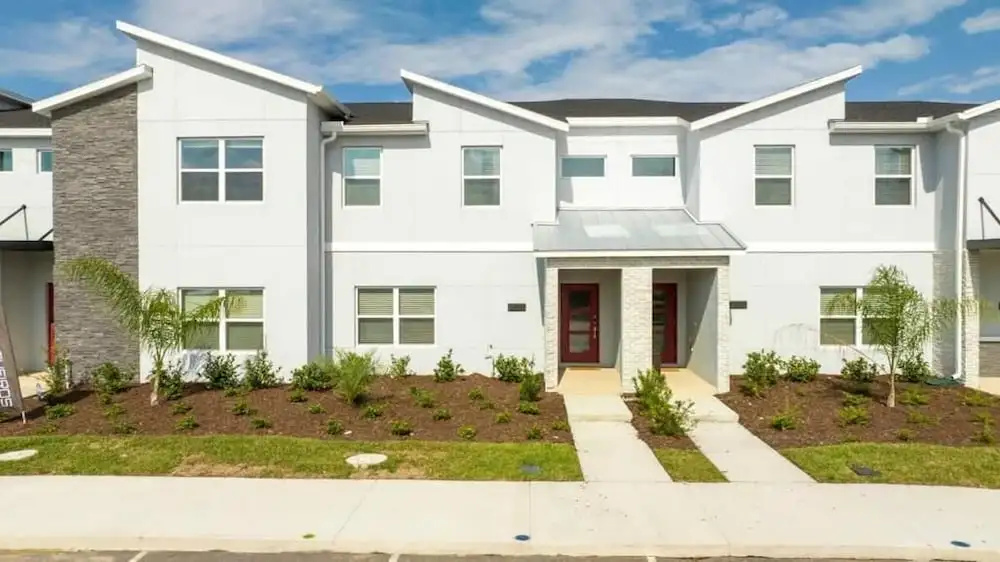 Luxury Family Townhouse w/ Resort Pool at Storey Lake