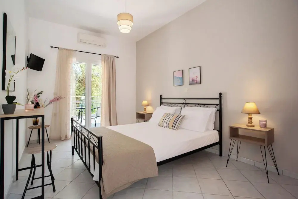 Standard Double Studio with garden view (full double bed)