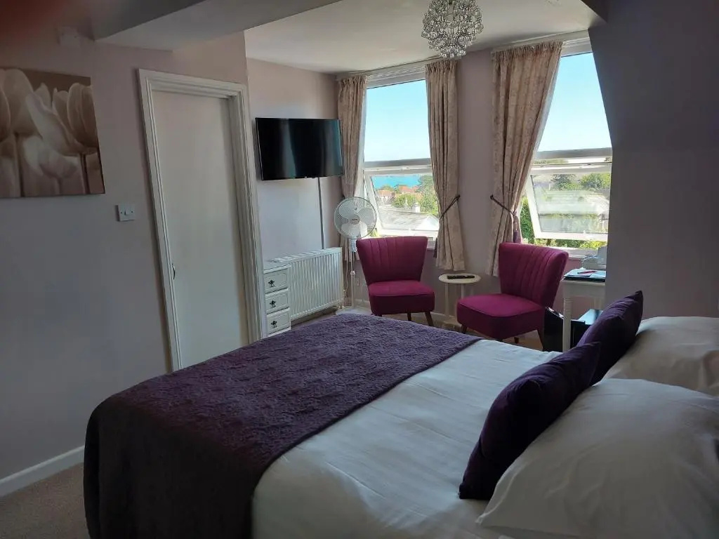 Superior Double room with sea view (full double bed)