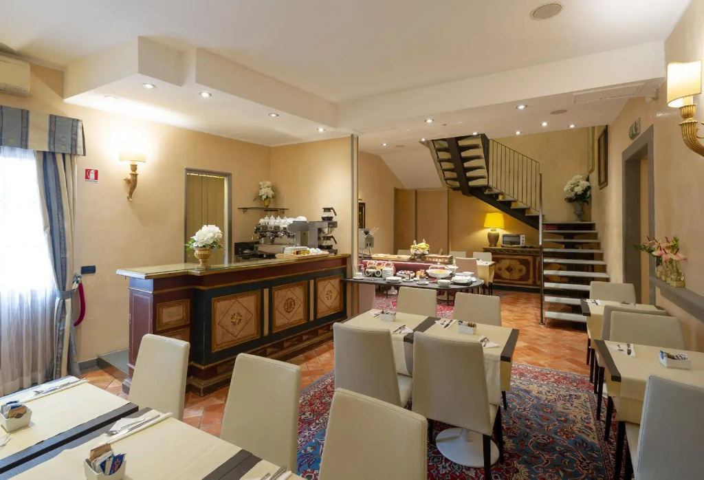 Hotel photo 11