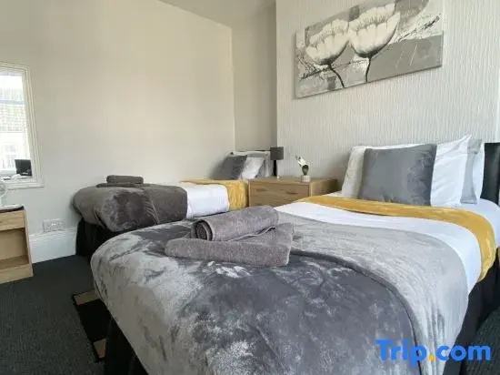 Economy Double room (twin beds)