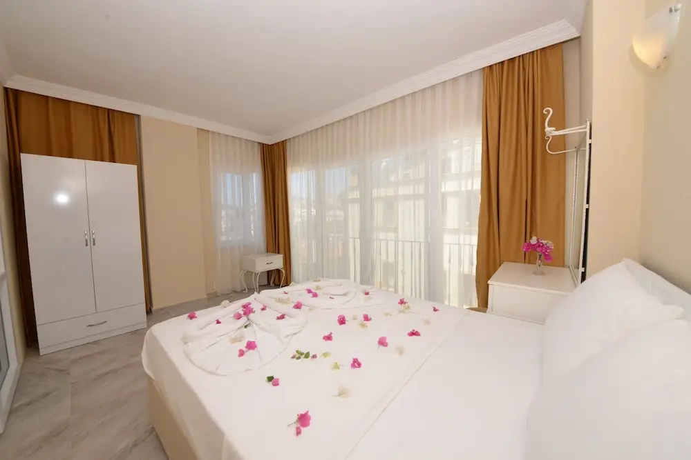 1 Bedroom Apartment with balcony and with sea view