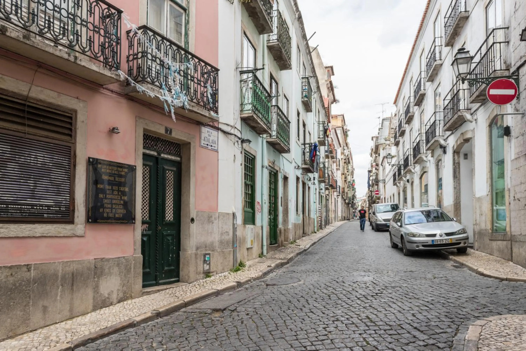 JOIVY Splendid 2BR flat in Bairro Alto, nearby Luís de Camões Sq.