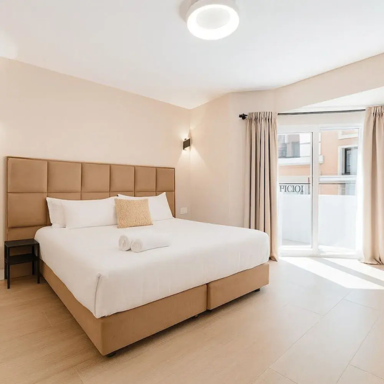Standard Double room with balcony and with city view (full double bed)