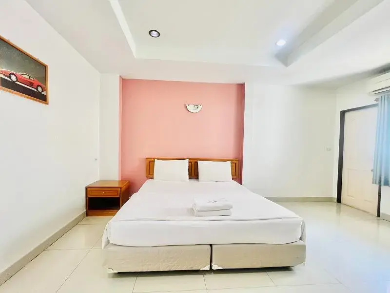 Standard Double room with balcony (full double bed)