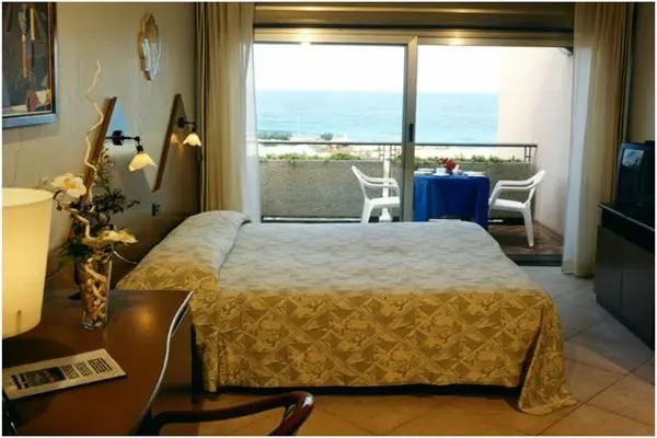 Balcony & Terrace