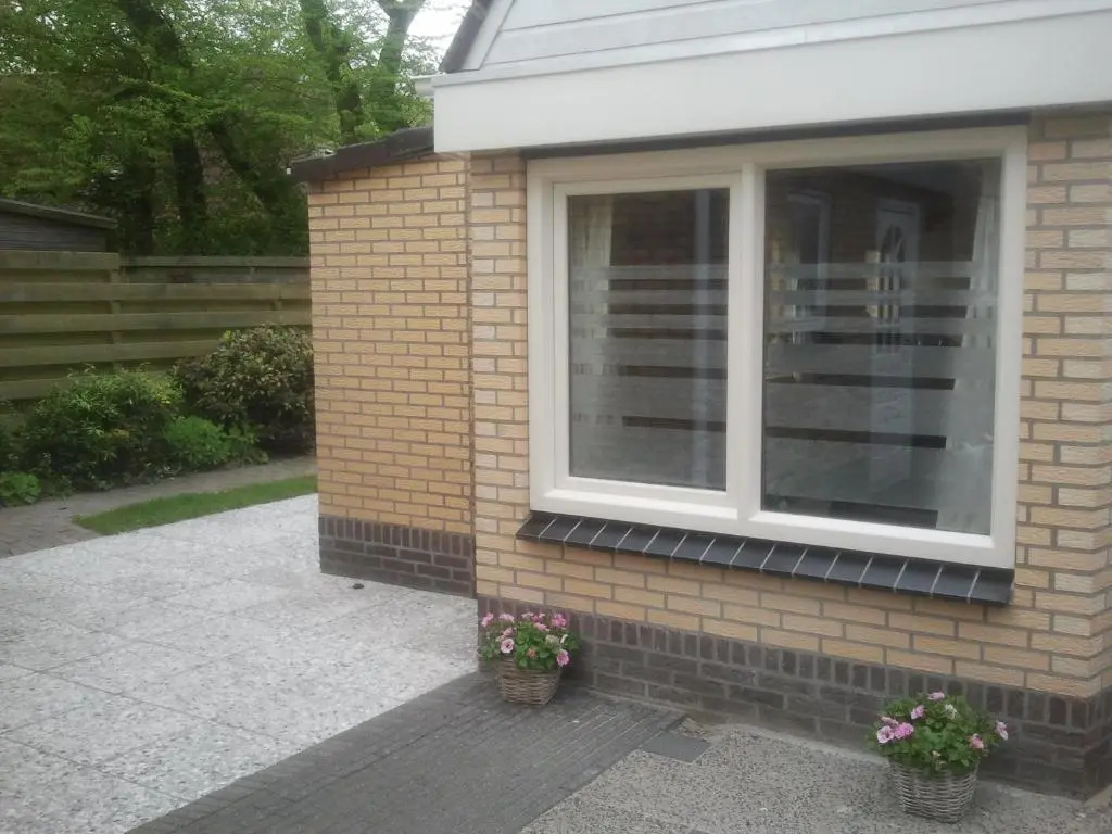 2 Bedrooms Cottage