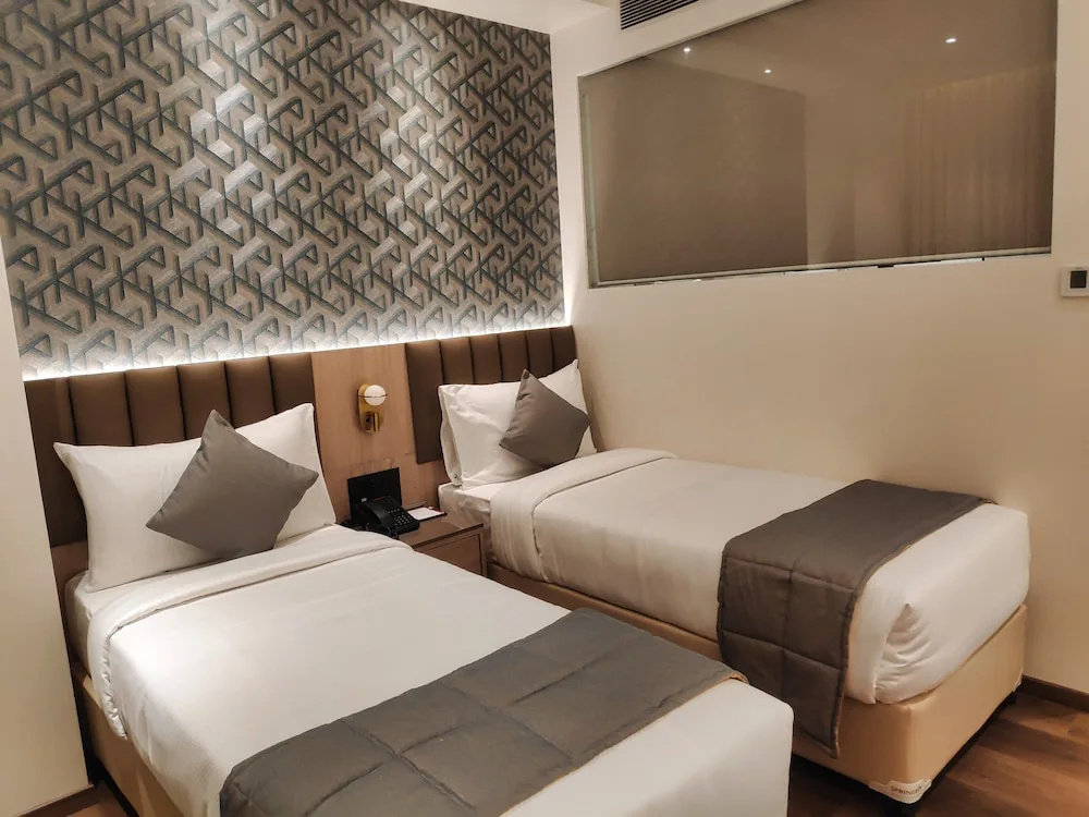Deluxe Double room (twin beds)