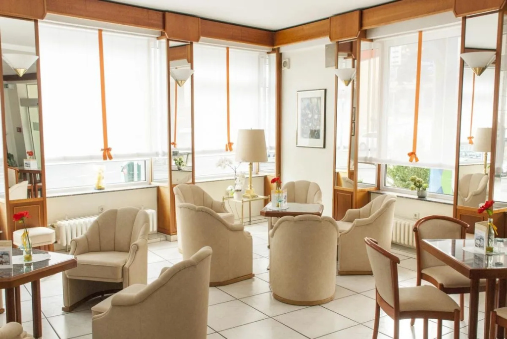 Hotel Excelsior — 3