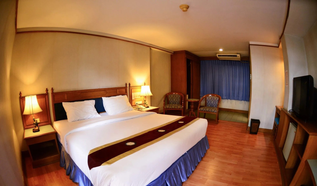 Silom Village Inn — фото