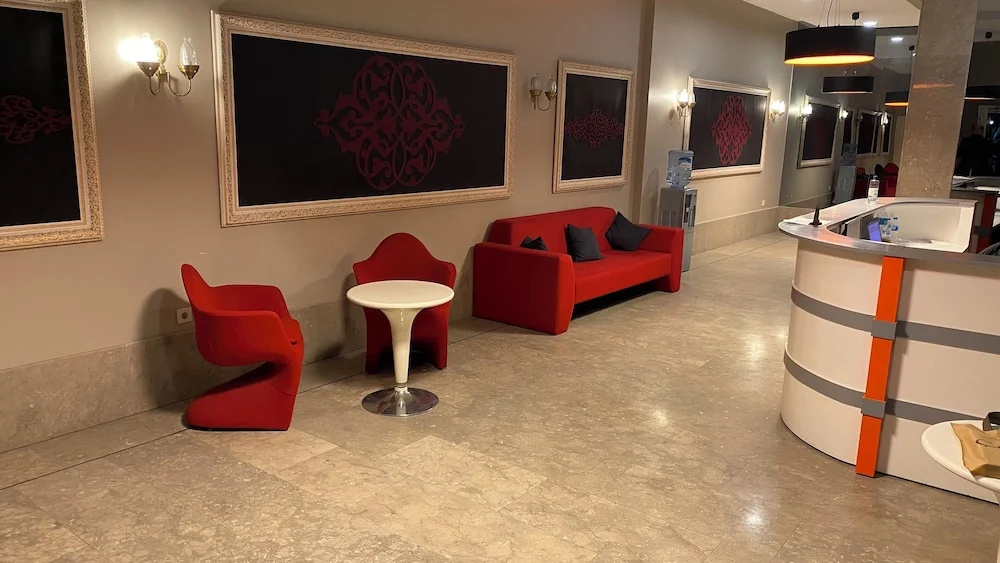 Lobby & Reception