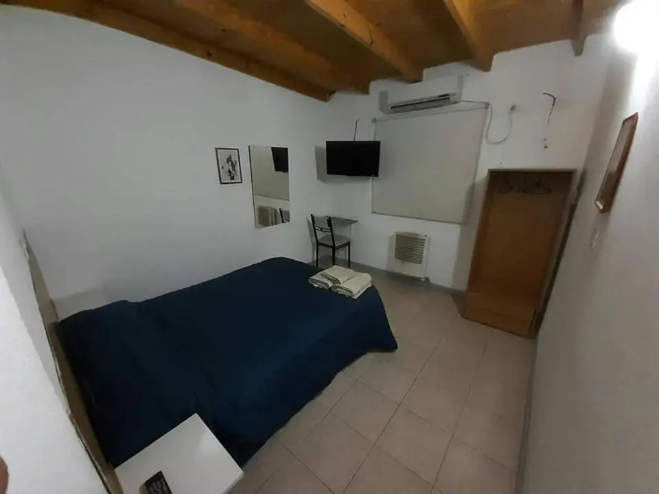 Economy room