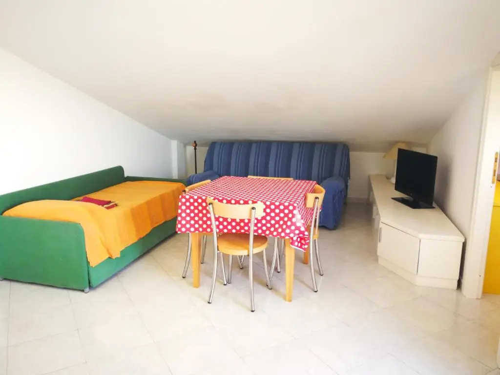 3 Bedrooms Apartment