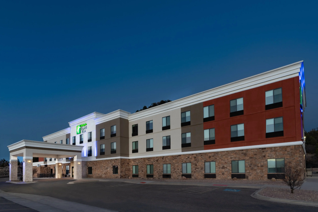 Holiday Inn Express & Suites Trinidad by IHG