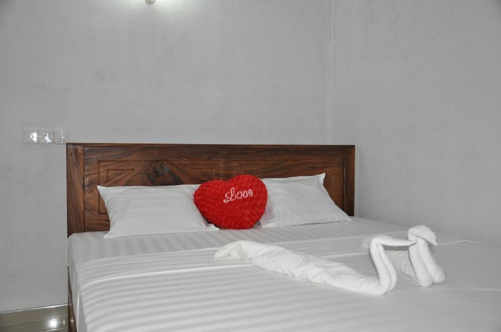 Happy Bay Guest House And Restaurant