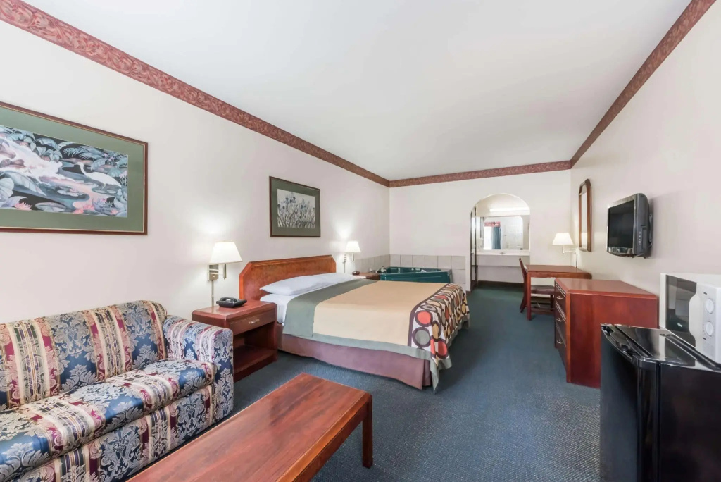 Double Suite (full double bed)