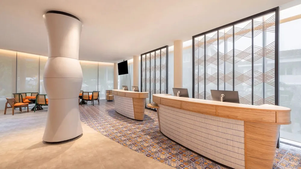 Lobby & Reception
