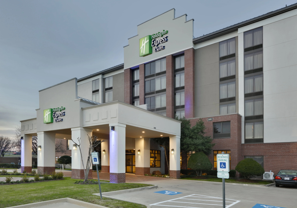 Holiday Inn Express & Suites Irving Conv Ctr - Las Colinas by IHG
