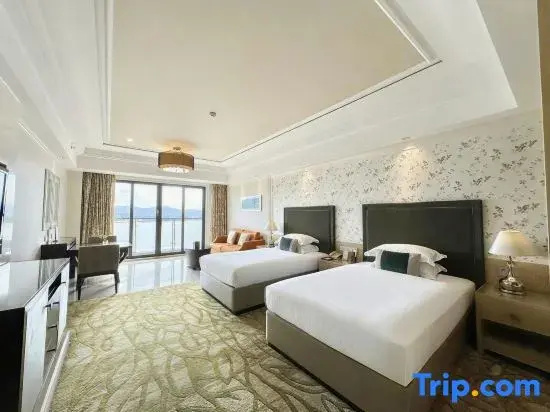 Deluxe Double room with lake view (twin beds)