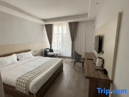 Deluxe Double room (full double bed)