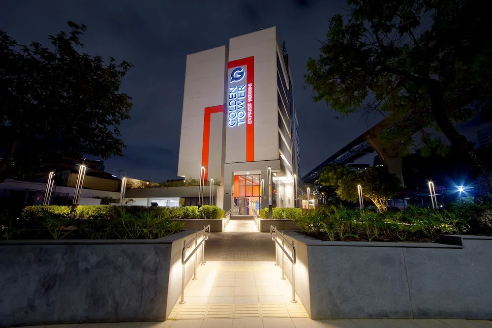 Golden Tower Express Berrini by Fenix Hotels