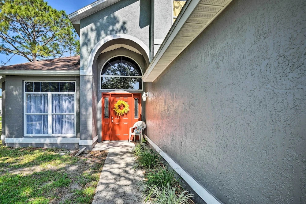 7 Mi to Beach: Pet-friendly Home in Port Orange!