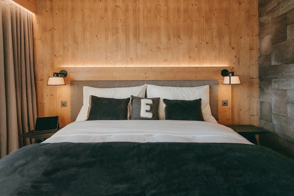 Standard Double room with balcony (full double bed)
