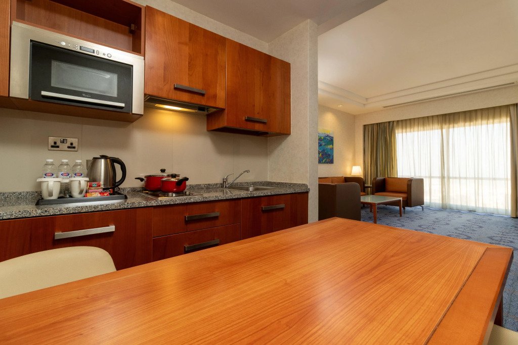 Holiday Inn Suites Kuwait Salmiya - фото 39