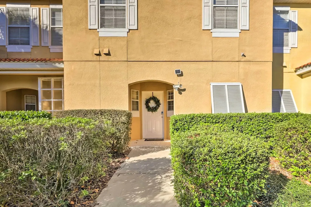 3 BR Townhome Pool Sleeps 8 - FLH 664