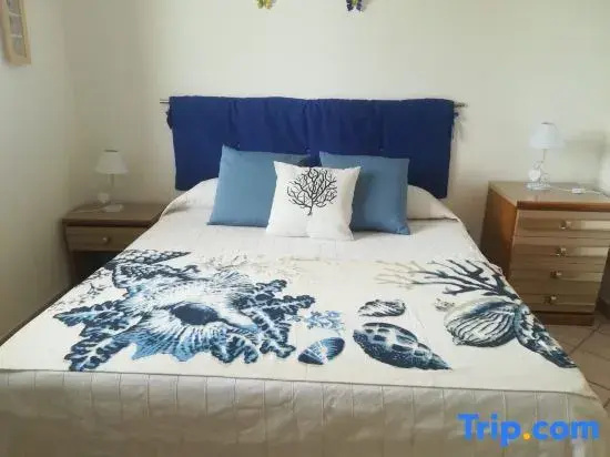 Apartment in Villa (Near the Sea)