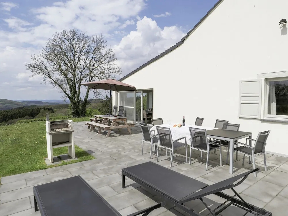 Vintage Villa With Private Garden in Rendeux