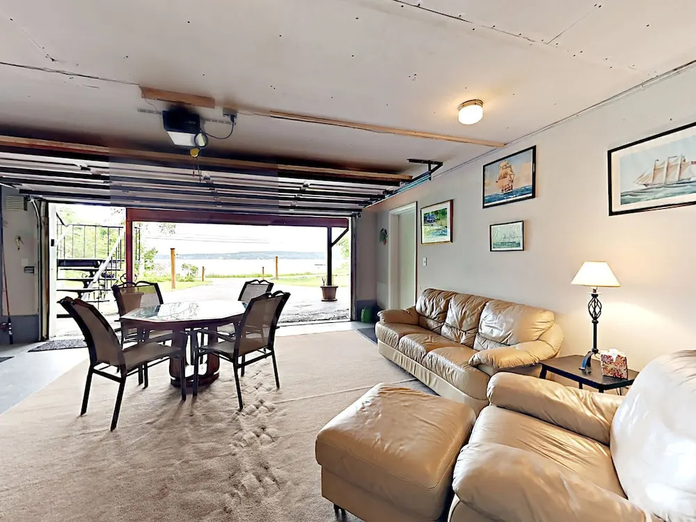 East Boothbay House with Bay Views by RedAwning 2