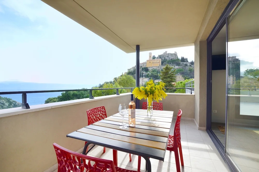 Balcony & Terrace