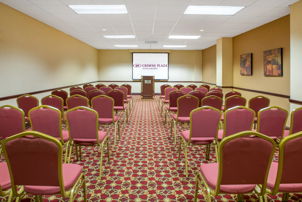 Crowne Plaza Cleveland Airport by IHG - Général