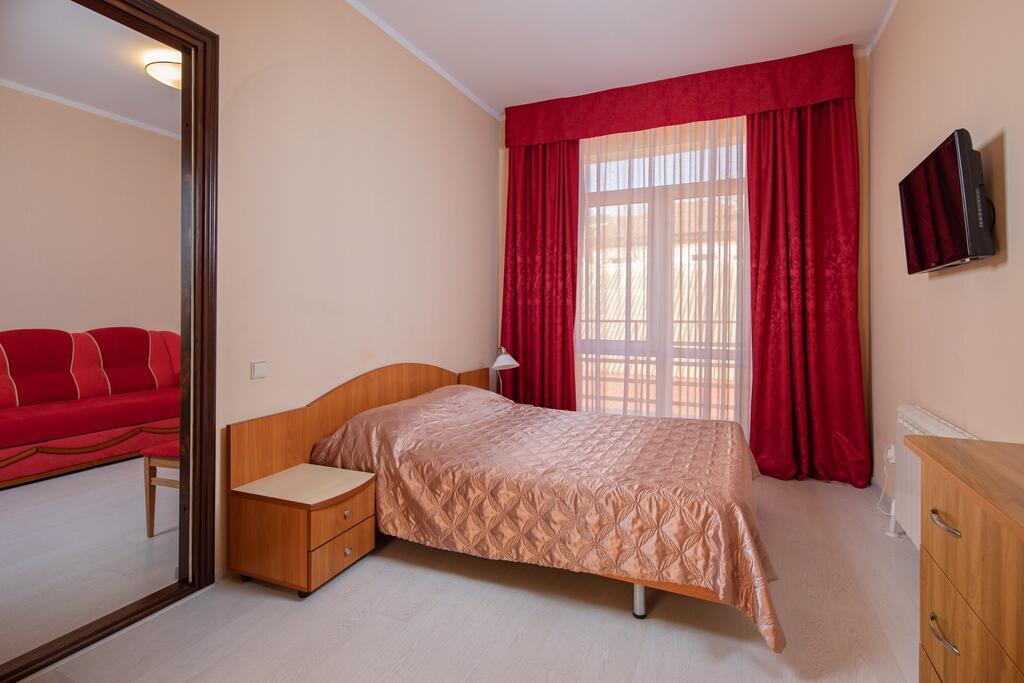 Отель круиз на серафимовича геленджик