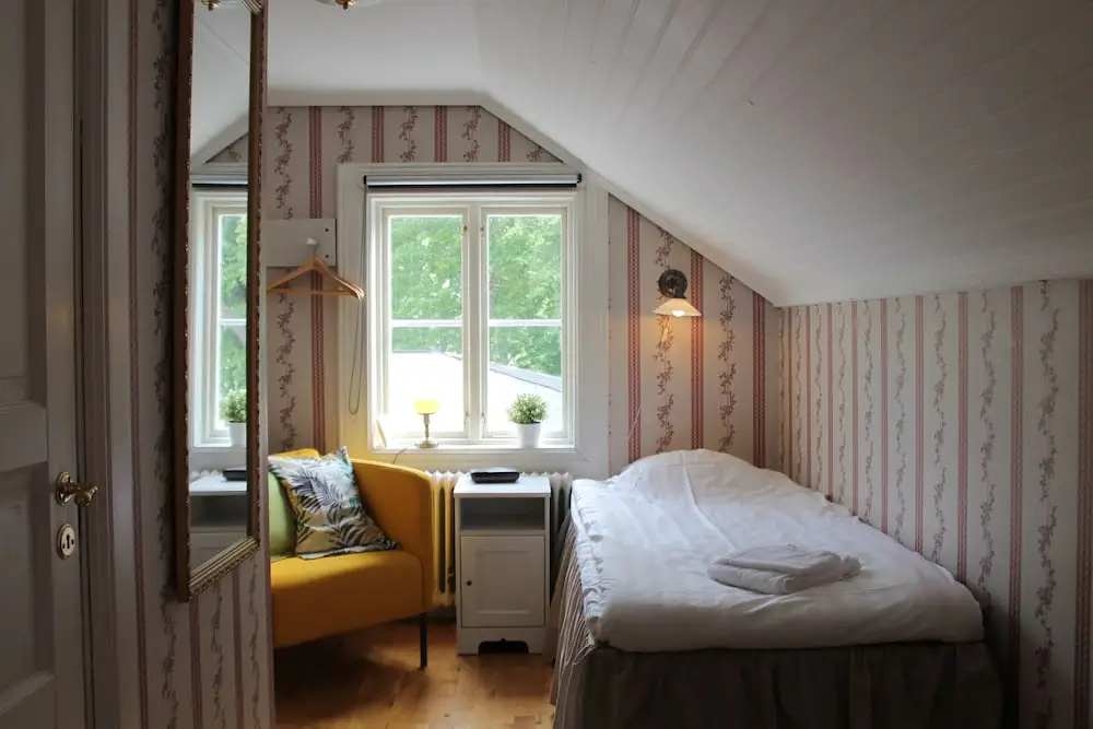 Economy room