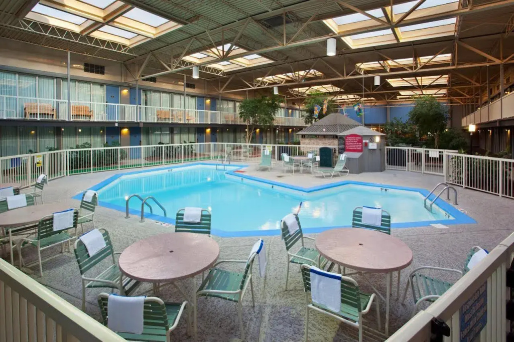 Ramada by Wyndham Clarion - Général