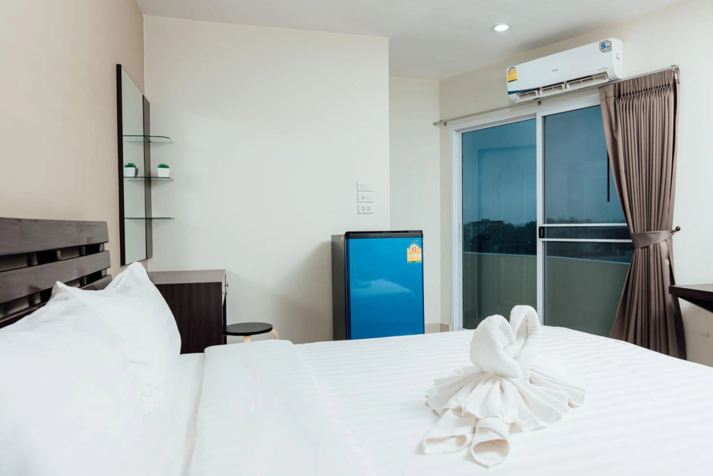 Corner One Residence — 5