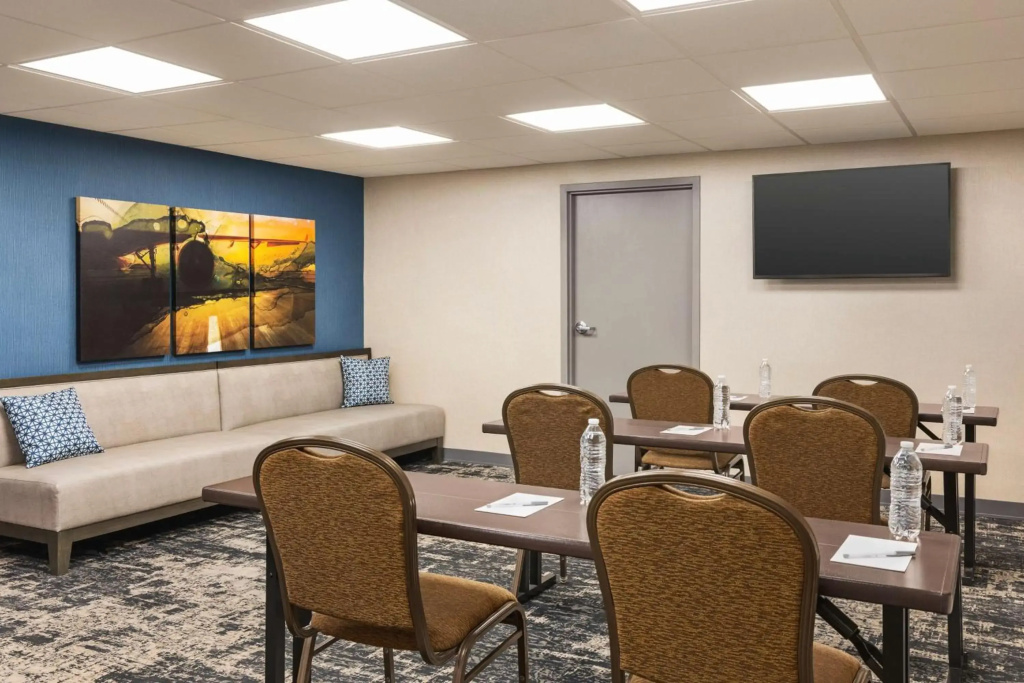 Hampton Inn Chicago-O'Hare International Airport - фото 19