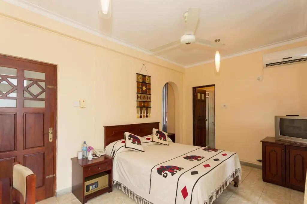 Standard Double room with mountain view (full double bed)