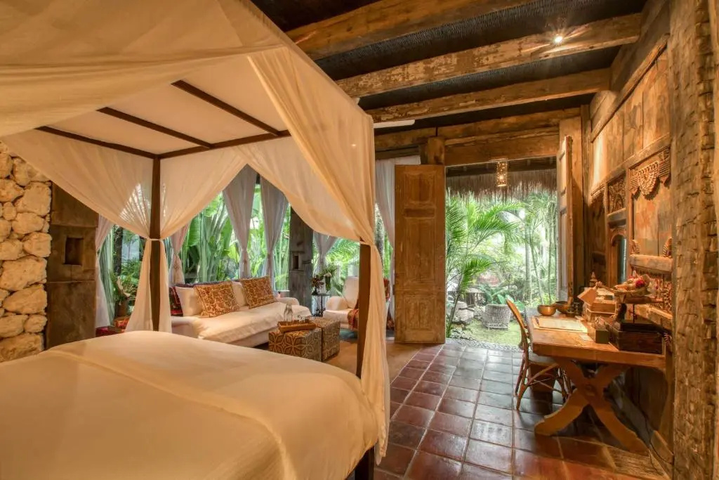 Standard room with pool view
