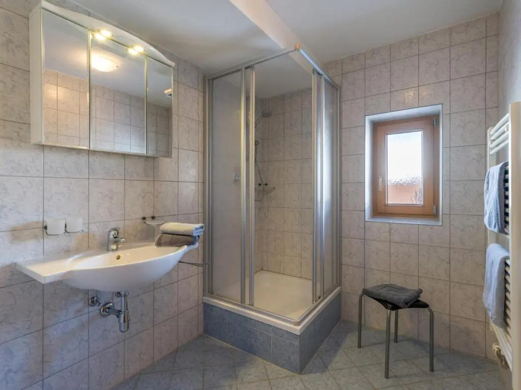 3 Bedrooms Apartment