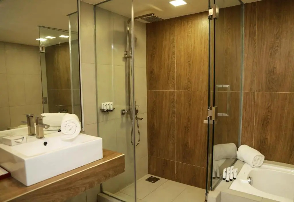 Deluxe Double room with balcony (full double bed)
