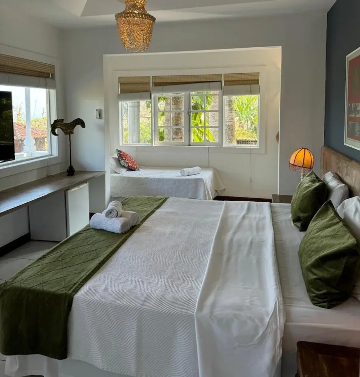 豪華四人房，配有大床