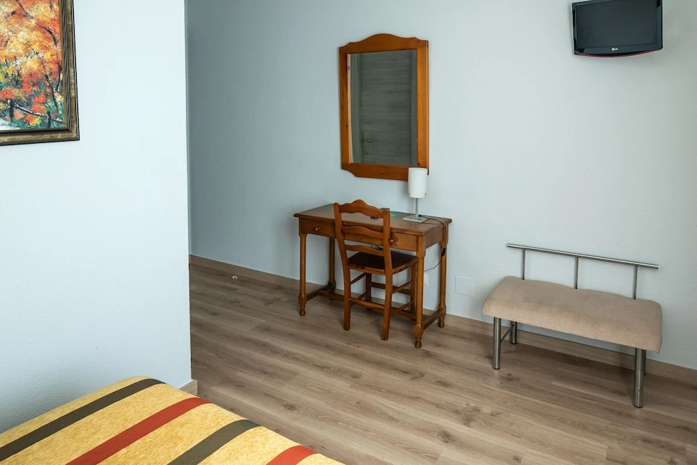 Economy room