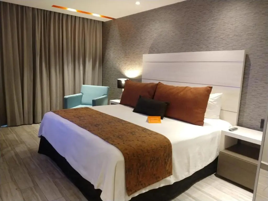 Deluxe Double room (full double bed)