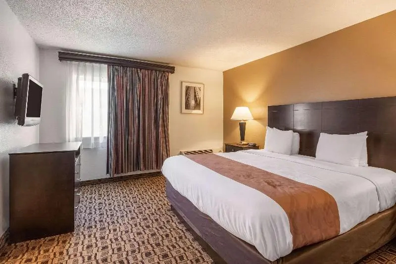 Coratel Plus Suites Wichita West Airport Hotel - Chambres