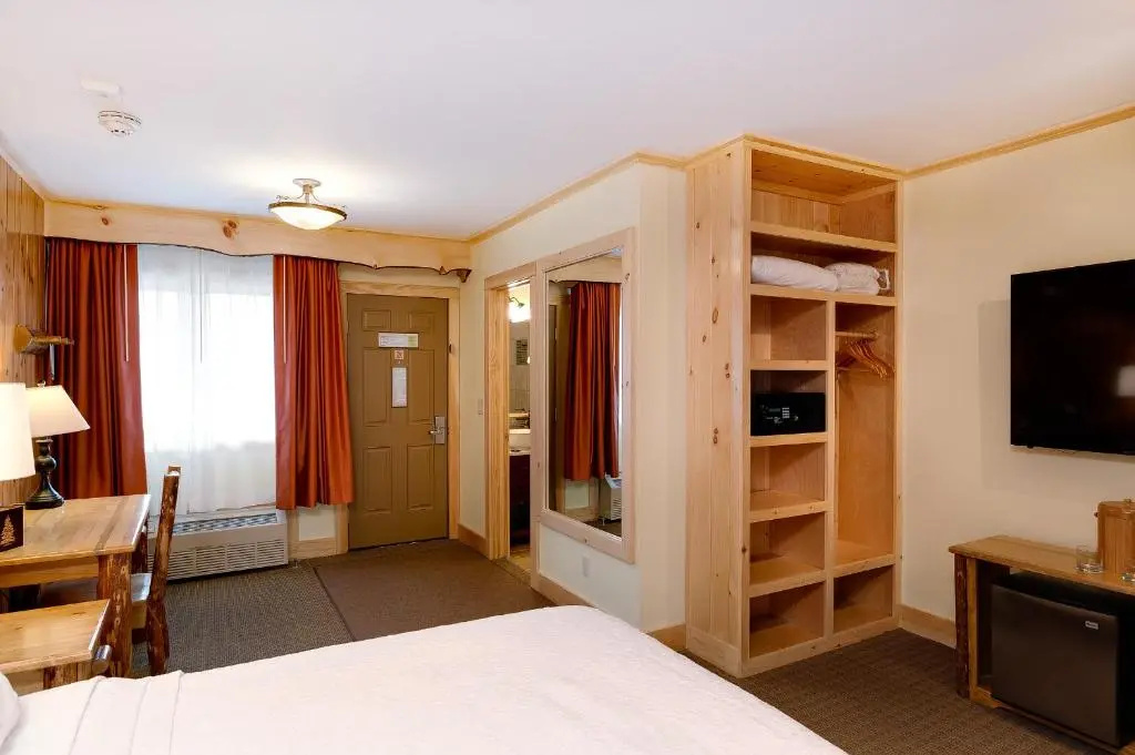 Adirondack Spruce Lodge - Général